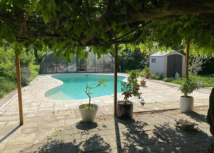 L'accolade * Ars-sur-Formans